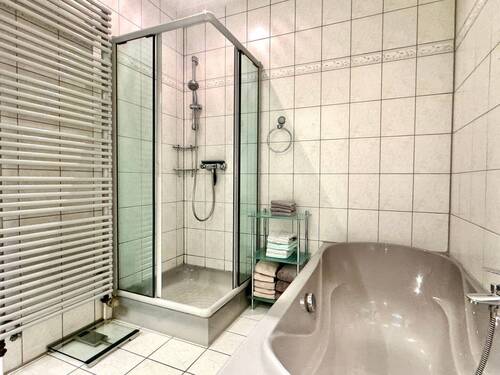 ...Badewanne & Dusche - 