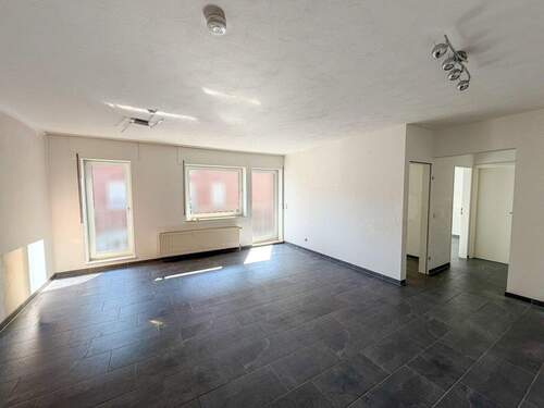 3 Wohnzimmer - 2 Zimmer Etagenwohnung in Übach-Palenberg