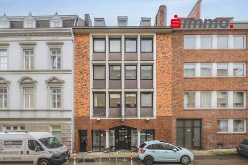 Bild 1 - An Aachens schönem Lindenplatz gelegen. Ansprechendes Wohn-und Geschäftshaus in sehr ruhiger Lage