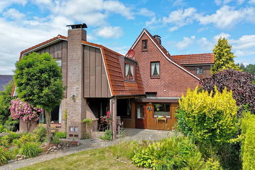 Rückansicht (2) - 6 Zimmer Mehrfamilienhaus, Wohnhaus zum Kaufen in Wakendorf II