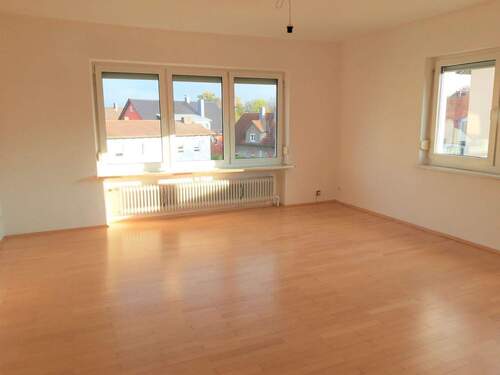 Wohnzimmer - 3 Zimmer Etagenwohnung zur Miete in Amberg