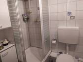 Dusche und WC im Keller - 