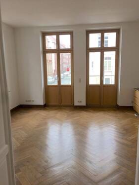 Hochparterre 1 Zimmer Wohnung - 