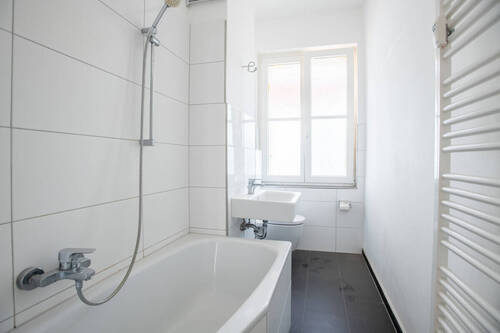 Bad - 2 Zimmer Etagenwohnung zum Kaufen in Berlin