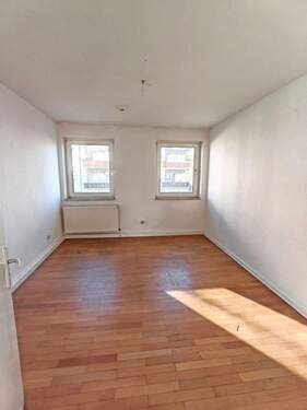 Schlafzimmer - 3 Zimmer Etagenwohnung zur Miete in Zweibrücken