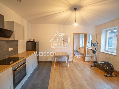 Küche und Wohnbereich - 2 Zimmer Etagenwohnung zur Miete in Fürth