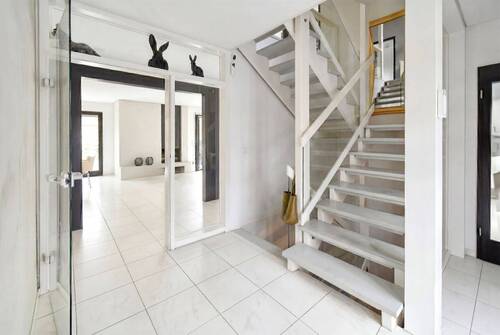 Entrée - Einfamilienhaus mit 220,00 m&sup2; in Essen zum Kaufen
