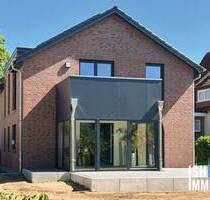 Buxtehude-Zentrum: Neubauwohnung im DG mit 3 Zimmern und individueller Innenraumgestaltung