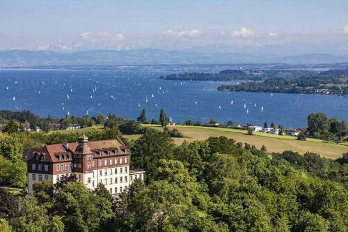 Überlingen Am See - Provisionsfrei - 3 Fam Haus in Überlingen a.S.: Investitionsobjekt mit Potenzial