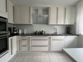 Küche - Moderne, sofort bezugsfreie 4-Zimmer-Wohnung mit Einbauküche, Wohlfühlbad, Balkon und Garage in Bretten zu verkaufen!