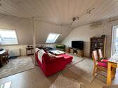 Wohn-Esszimmer - Gemütliche Wohnung mit niedrigen Energiekosten, Balkon, Stellplatz und zusätzlichem Dachspitz-Zimmer in der Nähe von Baden-Baden zu verkaufen!