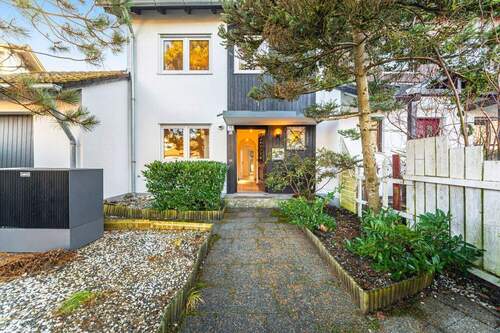 Hausansicht - 5 Zimmer Doppelhaushälfte zur Miete in Geretsried / Gartenberg