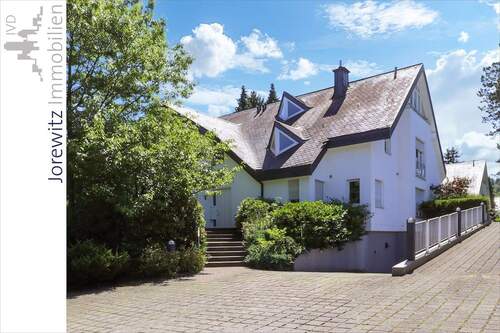 001 - Eingangansicht Haus A - Bielefeld-Hoberge: Zwei gepflegte Mehrfamilienhäuser mit 10 Wohneinheiten und Tiefgarage