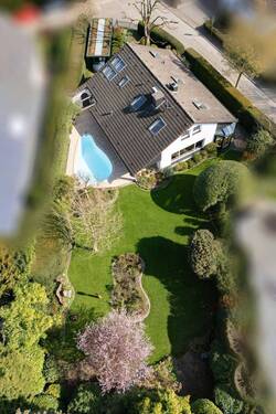 Haus mit Grundstück - 