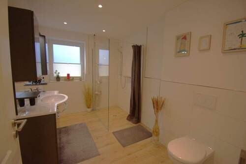 Badezimmer - Etagenwohnung mit 70,00 m&sup2; in Elpersbüttel zur Miete