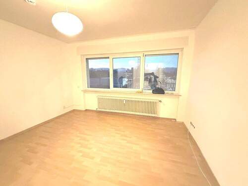 Wohnbereich - 4 Zimmer Etagenwohnung zur Miete in Trier