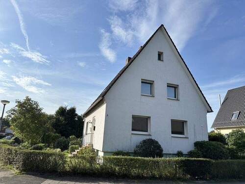 Straßenseite - ** Zweifamilienhaus mit Baugrundstück in Lotte-Büren zu verkaufen!**