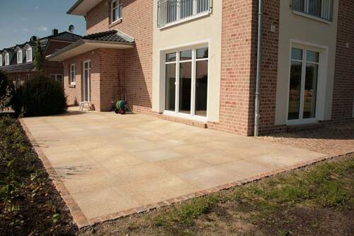 Große eigene Terrasse - 