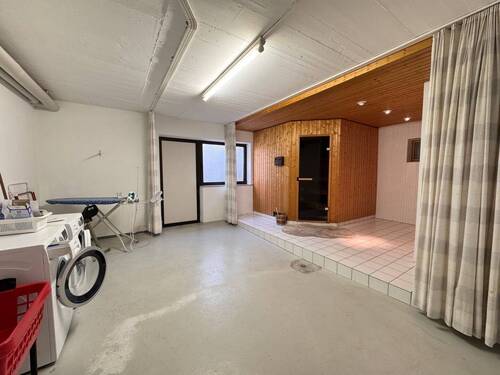 Hauswirtschaftsraum mit Sauna - 
