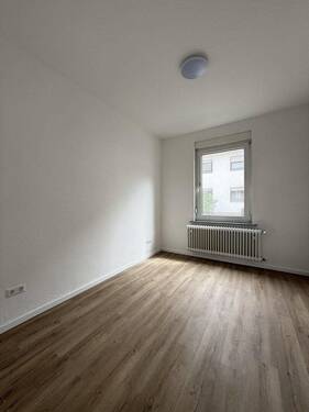 Schlafzimmer - 3 Zimmer Etagenwohnung zur Miete in Blankenloch