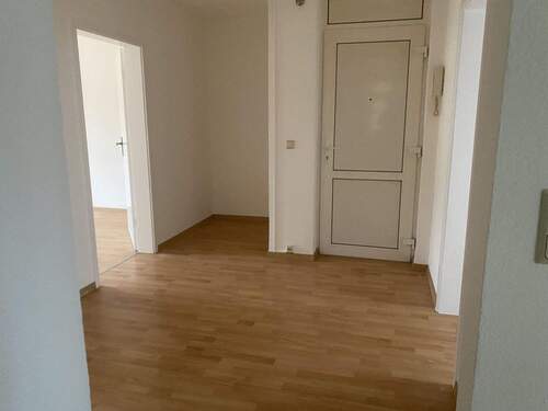 Flur - 3 Zimmer Etagenwohnung in Halle