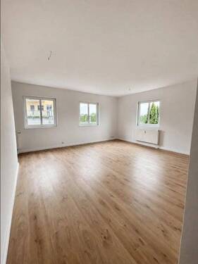 Bild 1 - °°Frisch sanierte°° sonnige 3 Zimmer Wohnung mit Balkon und neuer Einbauküche