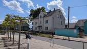 Ostansicht mit Straße - Mehrfamilienhaus, Wohnhaus in Erlau zum Kaufen