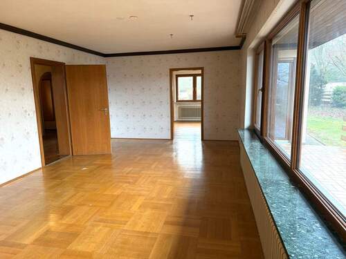 Wohnzimmer mit Zugang Esszimmer - 