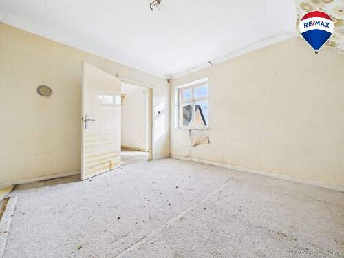 REMAX Immobilien DeLux Einfamilienhau Zimmer Ballweiler Mark Borowicz - 