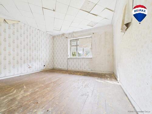 REMAX Immobilien DeLux Einfamilienhau Zimmer Ballweiler Mark Borowicz - 