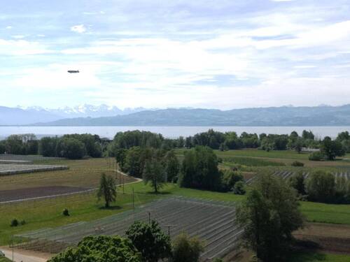 Seesicht 1.jpg - Kzfr. beziehbare 3,5-Zi.-Whg. (11.OG, Aufzug) mit unverbaubarer SEE- und BERGSICHT, EBK und TG