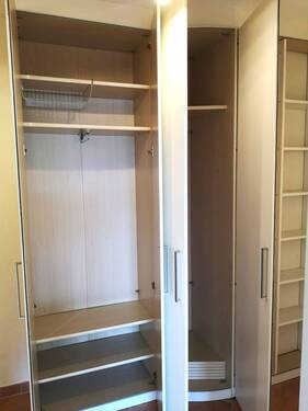 Flur 3 Einbauschrank.jpg - 