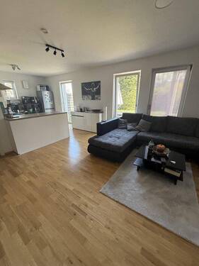 Bild 1 - Moderne Gartenwohnung am Chiemsee - KFW55, Westterrasse, Tiefgarage & perfekte Lage