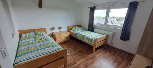 Schlafzimmer 2 ,1.OG - Doppelhaushälfte mit 171,00 m² in Algermissen zum Kaufen