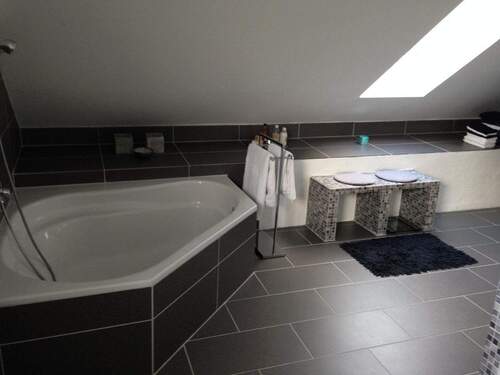 Badewanne 1.OG (2) - 