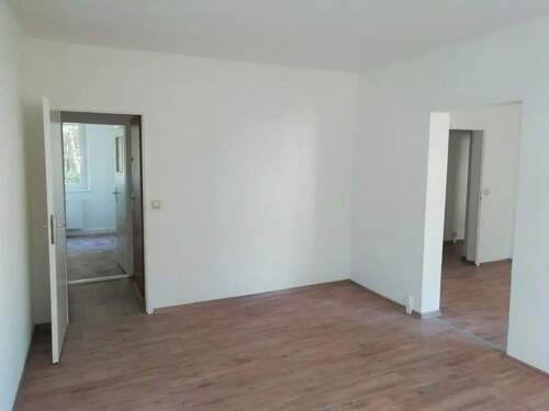 Beispielräume der großen Whg - 7 Zimmer Etagenwohnung zur Miete in Ziegendorf