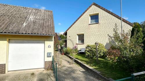 Zugang zum Haus - 5 Zimmer Einfamilienhaus in Habighorst