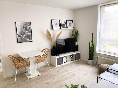 Teilansicht Wohnraum...!! - 2 Zimmer Etagenwohnung zur Miete in Neuss