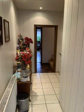 Flur Richtung Wohn-/Esszimmer - 