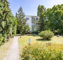 Helle 2-Zimmerwohnung mit Balkon und KFZ-Stellplatz in Zehlendorf - Berlin