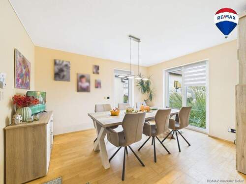 RE/MAX Immobilien DeLux Einfamilienhaus Mettlach-Weiten Esszimmer - 