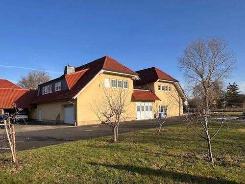 Ansicht - Das gewisse Etwas! Prachtvolle Immobilie mit parkähnlichem Grundstück zur vielseitigen Verwendung in der Dom und Kaiserstadt Fritzlar