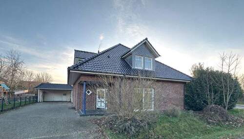 Vorderseite - Wohnen in Seenähe: Einfamilienhaus in der Nähe des Hartensbergsees