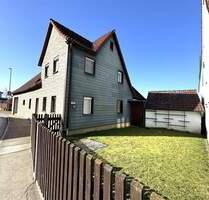 Kleines Häuschen mit idyllischem Garten und praktischer ScheuneWerkstatt - Leutershausen