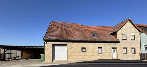 Haus mit Scheune und Carport - 4 Zimmer Einfamilienhaus in Leutershausen