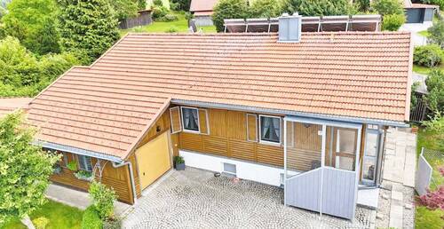 Hausansicht - Einfamilienhaus mit 120,00 m² in Hinterschmiding / Herzogsreut zum Kaufen
