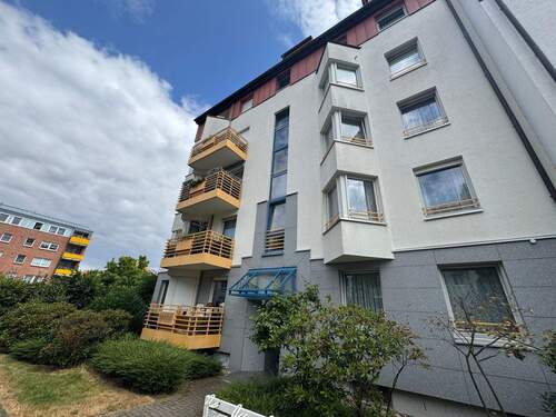 Hausansicht - 3 Zimmer Etagenwohnung zur Miete in Leipzig