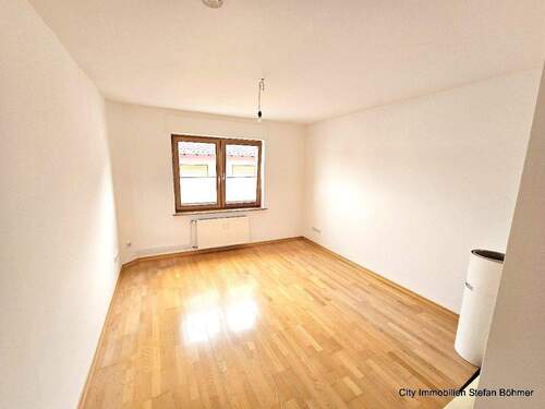 Wohnzimmer - 3 Zimmer Etagenwohnung zum Kaufen in Konz