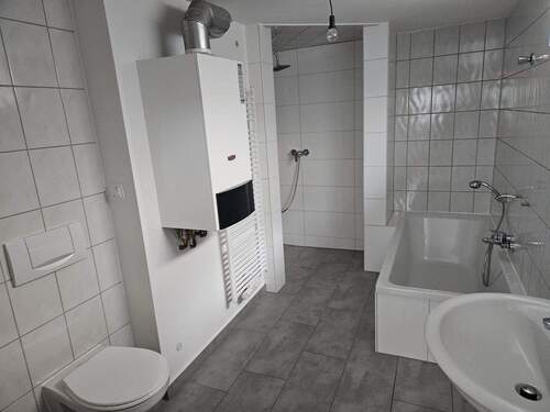 Bad im Untergeschoss WE01 - 