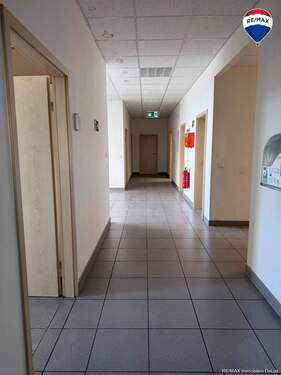 RE/MAX Immobilien DeLux Merzig Halle in Völklingen zu verkaufen - 